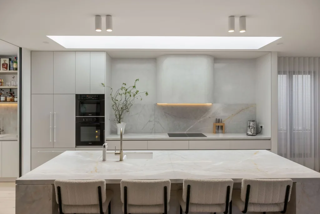 EBB3159B-83FA-4770-B212-306EBFC5F828 Modern custom-designed kitchen completed by MI-LO Homes, Melbourne